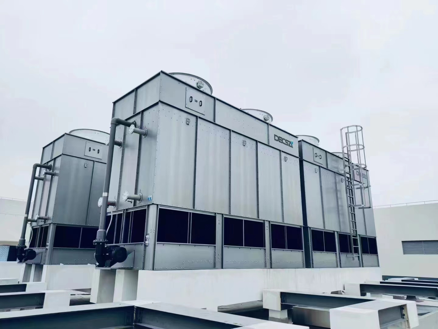 怎樣解決冷卻塔出現(xiàn)的噪音,冷卻塔填料怎樣更換